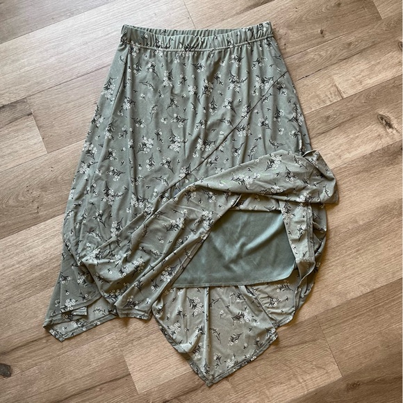 Skirt - Picture 3 of 5